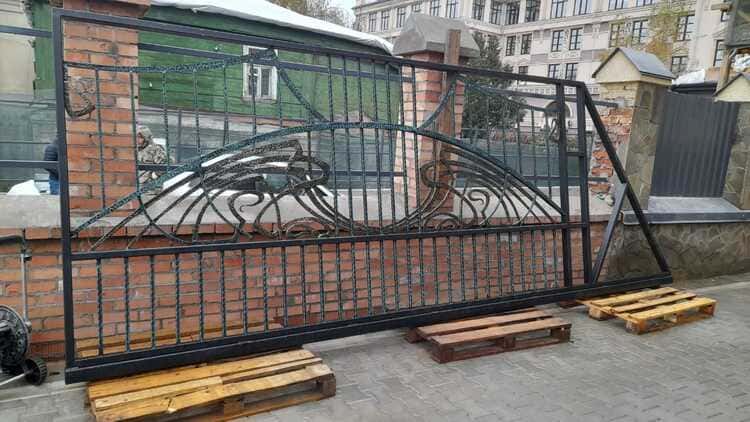 Открывающиеся ворота Домодедово